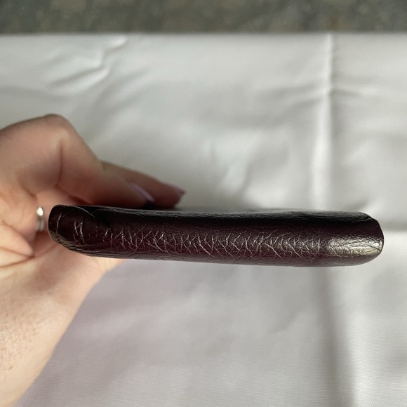 Vintage Men's Classic Maroon Pebbled Soft Leather Compact Bifold Wallet - Picture 3 of 11